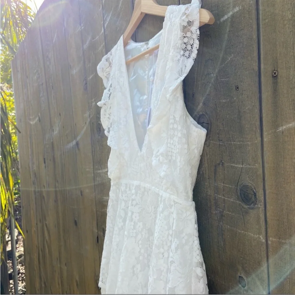 White Lace Ruffled Tiered Molinetto Maxi Dress 🌿 - Picture 4 of 12
